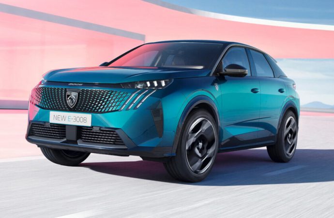 Tras una filtración, Peugeot adelanta las imágenes del nuevo 3008