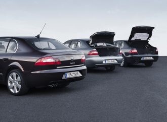 Soluciones olvidadas: la doble apertura de baúl del Skoda Superb