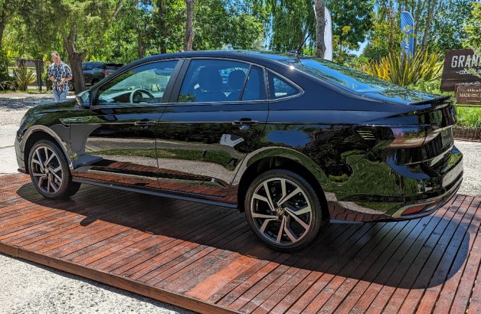 Novedades 2024 y la pelea Amarok-Hilux: lo que dejó el lanzamiento del Virtus