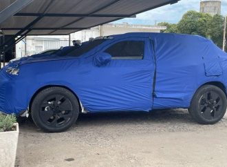 El Peugeot 2008 se sigue escondiendo antes de su estreno nacional