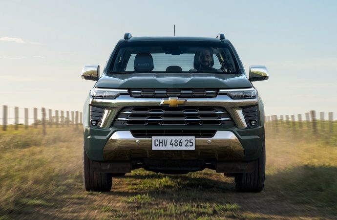 Chevrolet muestra las primeras imágenes de la S10 que llega este año a la Argentina