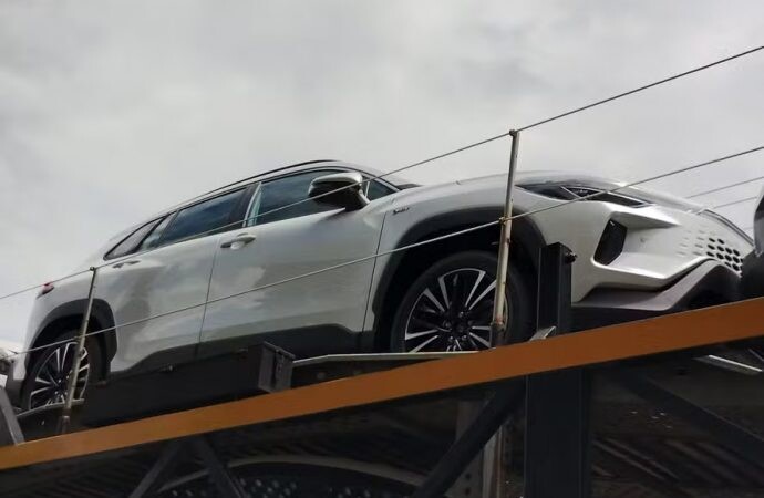 El renovado Toyota Corolla Cross ya se deja ver en Brasil