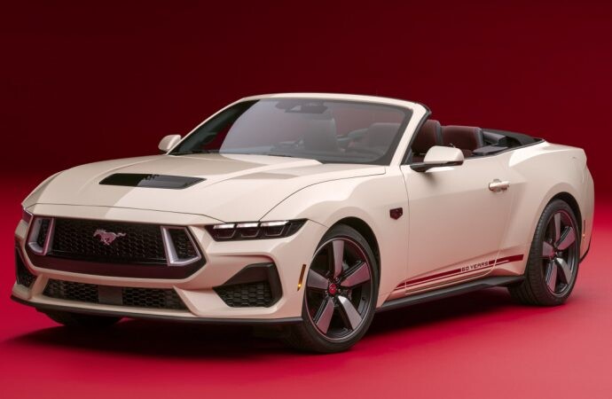 El Ford Mustang cumple 60 años y lo festeja con una versión especial