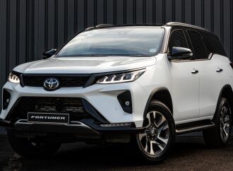 La Toyota SW4 también adopta el motor híbrido