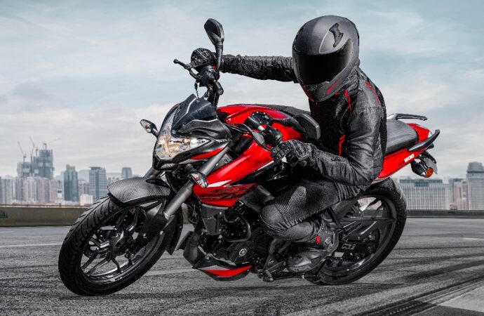 Bajaj lanza el rediseño de las Rouser NS 160 y 200
