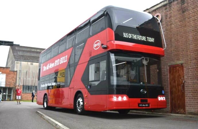 China no para: BYD quiere ser el proveedor del clásico bus londinense