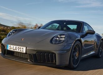 El Porsche 911 estrena una versión híbrida con 541 CV
