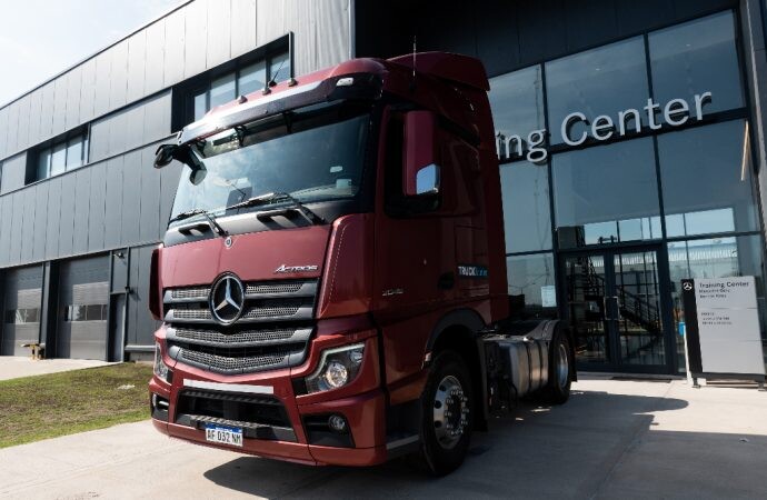 Mercedes-Benz Camiones y Buses certifica su Centro de Capacitación