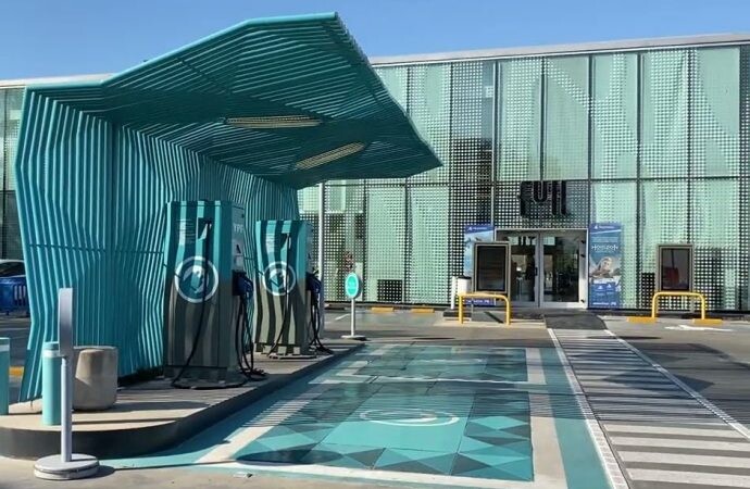 YPF abastecerá con energía renovable a sus cargadores eléctricos