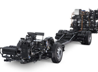 Mercedes muestra el chasis para buses eléctricos que venderá en Argentina