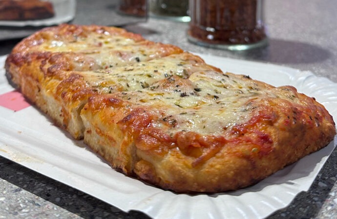 Spot! x Parada Sanguchera lanzan “La pizza porteña” un producto emblemático para todos los argentinos