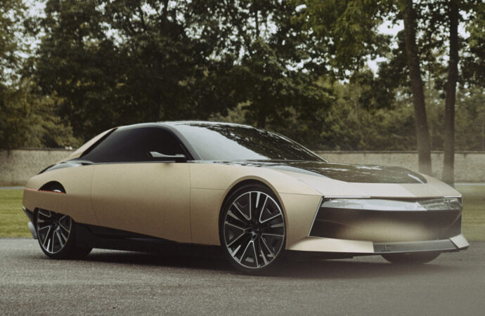 DS homenajea al Citroën SM para celebrar sus 10 años