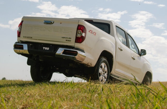 Todas las pick ups medianas que cuestan menos de 50 millones de pesos