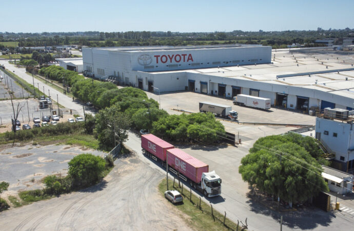El primer bitren habilitado a circular en Buenos Aires es impulsado por un Scania