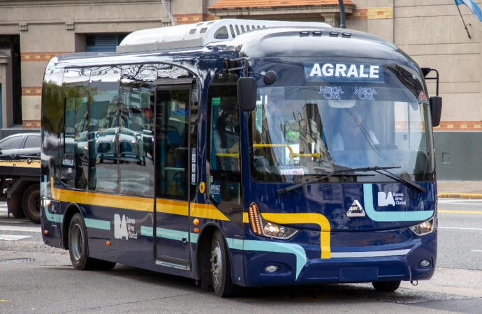 Buenos Aires ya prueba los colectivos eléctricos que unirán el Microcentro
